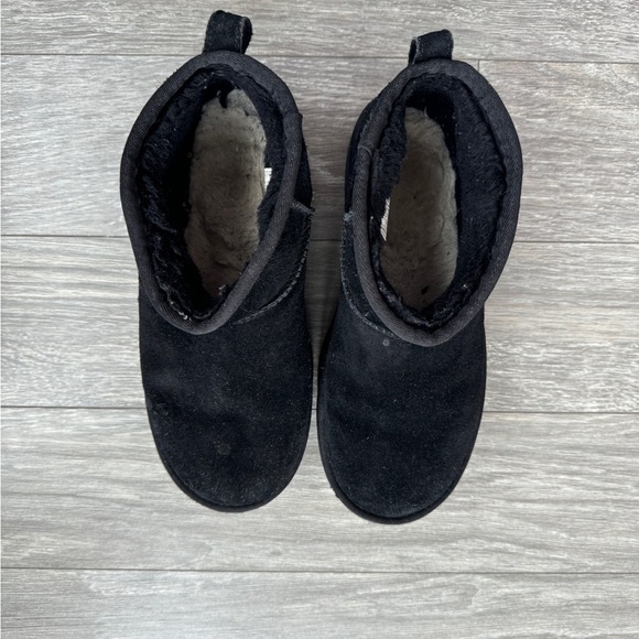 UGG Black Classic Ultra Mini Platform Boots 8 - Picture 6 of 13